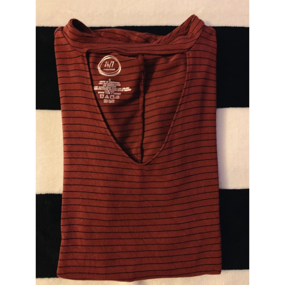 Keyhole Tee